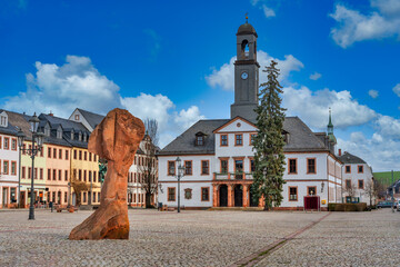 Markt und Rathaus von der Stadt Rochlitz in Sachsen, Deutschland