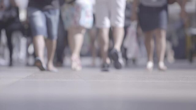 Ribeirao Preto, Sao Paulo - Brazil - Circa Janeiro 2020: Pessoas caminhando pelo cal&ccedil;ad&atilde;o da cidade