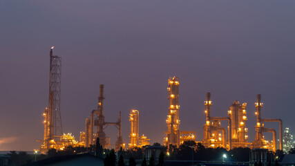 Plakat Petrochemical industry with Twilight sky.