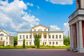 Obraz premium Old building in the Park