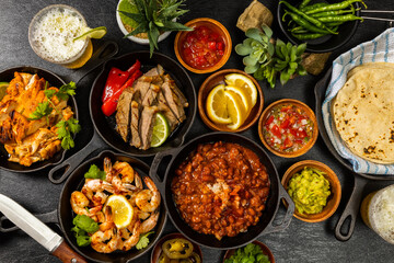 タコスセット　メキシコのグルメ　Mexican food tacos