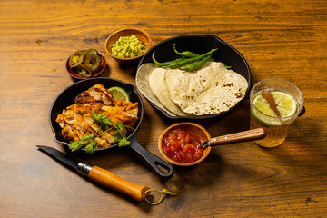 タコスセット　メキシコのグルメ　Mexican food tacos
