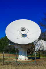 電波望遠鏡のパラボラアンテナ　国立天文台（東京都三鷹市）