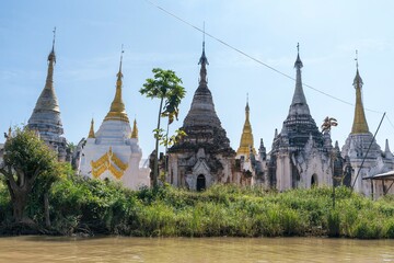 Fototapeta na wymiar Shwe Indein Pagoda, Buddhist pagodas in the village of Indein, Inle Lake in Shan State, Myanmar