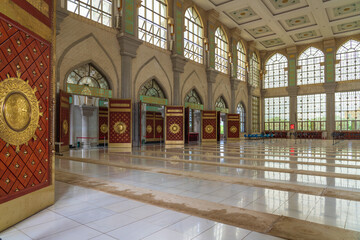 Fototapeta na wymiar entrance to the mosquec