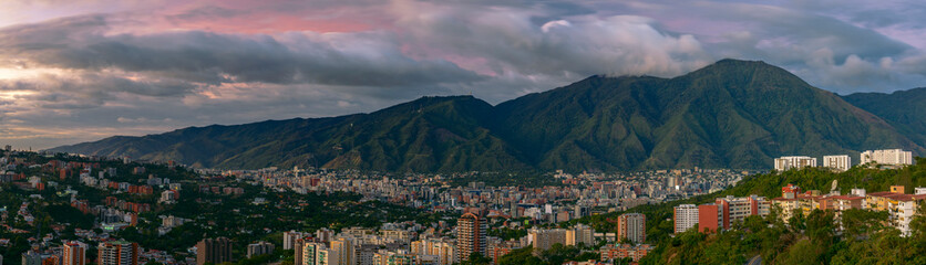 Panoramica Caracas - El Avila 9