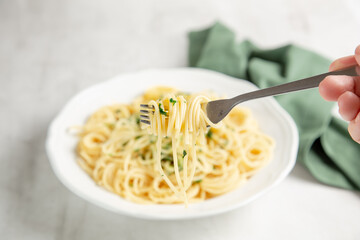 spaghetti with pesto sauce