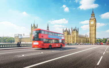 Obraz na płótnie Canvas Westminster Bridge in London, UK