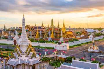 Fototapeta premium Bangkok, Tajlandia w świątyni Szmaragdowego Buddy i Wielkiego Pałacu