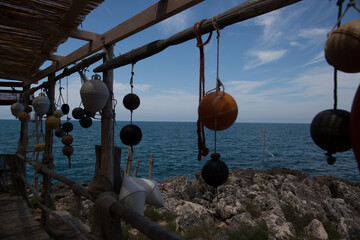 Boa decorativa, sul mare Adriatico, trabucco, vista sul mare
