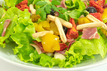 salade composée au jambon et légumes grillés