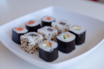 sushi, alimento, arroces, japonesa, peces, salmón, marisco, chapa, comida, maki, japón, blanco, cena, alga, epicúreo, wasabi, nori, cucumis sativus, cocina, crudo, tradicional, asia, restaurante, aisl