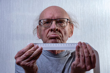Old man with a ruler. Portret art. © Николай Глухов