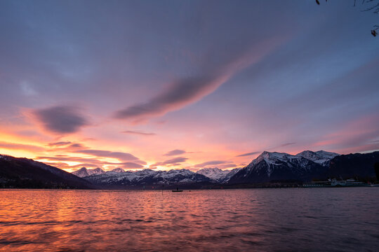 Sonnenaufgang am Thunersee