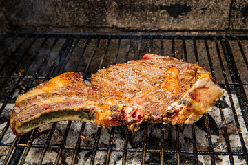 Chuleta roja de Sidreria hecha al carbón