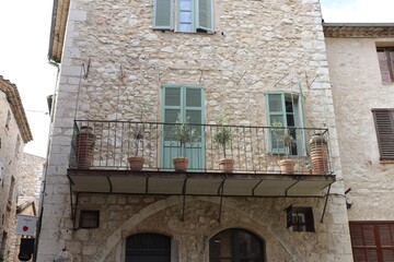 Façade d'immeuble typique à Saint Paul de Vence, ville de Saint Paul de Vence, Département des Alpes Maritimes, France