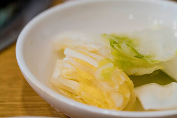 한국 음식 양념 없는 백김치