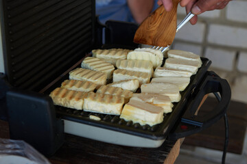 halloumi cheese on the grill