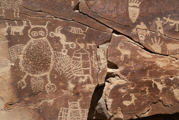 Native American Indian rock art petroglyph hands owl Utah 1408. Nine Mile Canyon, Utah. World’s...