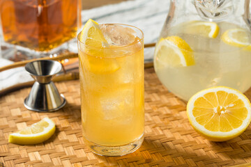 Refreshing Sweet Bourbon Lemonade