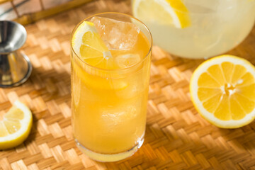 Refreshing Sweet Bourbon Lemonade