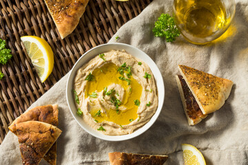 Organic Homemade Chickpea Hummus with PIta