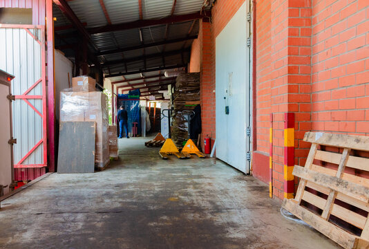 Warehouse ramp