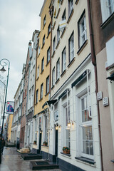 A narrow a city street