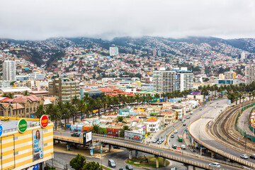 Fototapeta premium colourful houses in the hilly city of Valparaiso Chile