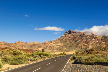 Fototapeta na wymiar Road to volcano El Teide