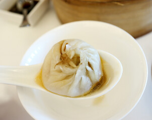 美味しい飲茶、熱々の小籠包