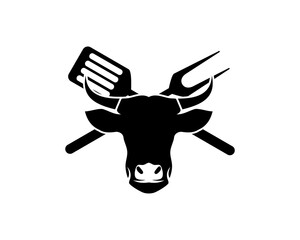 Cow head with spatula barbecue fork