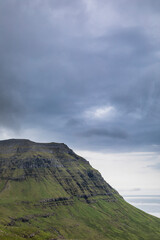 Fototapeta na wymiar Die wundervolle, wilde Landschaft der Färöerinseln im Nordatlantik