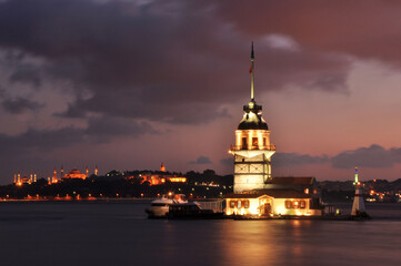 Obraz premium Maiden's Tower in istanbul, Turkey