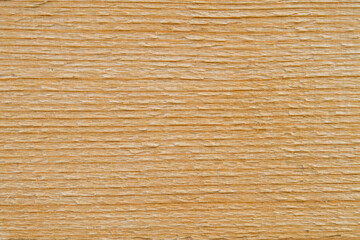 Planche de bois brut.