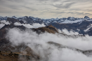 Fototapeta na wymiar Nebel in den Alpen