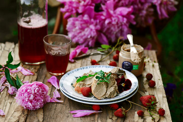 Chicken liver pate canape.style rustic
