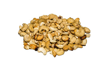 Noix de cajou grillées sur fond blanc