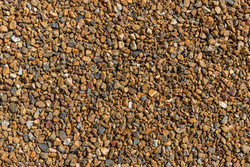 赤い砂利　Pebbles dyed red near the track
