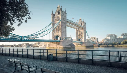 Tower Bridge im sonnigen Morgen London, UK © Iakov Kalinin