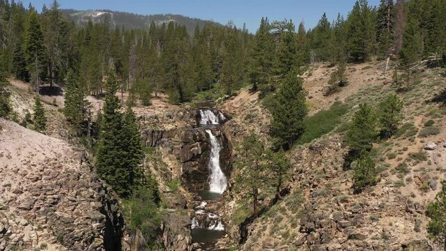 Spectacular waterfall in the Sierra Nevada Mountains of central California. Although virtually unknown, this waterfall is completely open for public use under Land Trust property management.