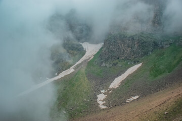 hot springs in yellowstone national park