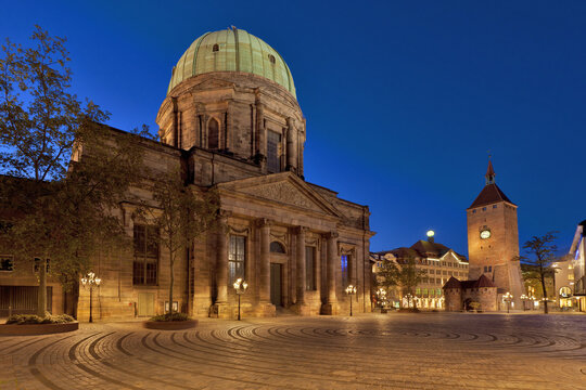 N&uuml;rnberg Jakobsplatz zur blauen Stunde