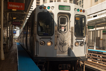 Fototapeta premium Chicago metro train at Station