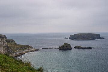 Photo of the beach in Belfast during winter and a cloudy day in the Giants Causeway