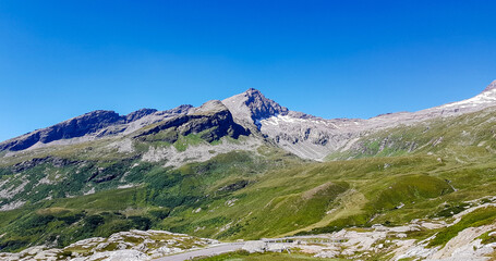 Fototapeta na wymiar Large Alpine Mountain