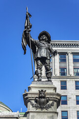 Obraz premium Imposing Monument Paul Chomedey de Maisonneuve (erected in 1895) at Place d'Armes, Montreal, Canada. Monument erected in memory of Paul Chomedey de Maisonneuve (1612 - 1676) - founder of Montreal.