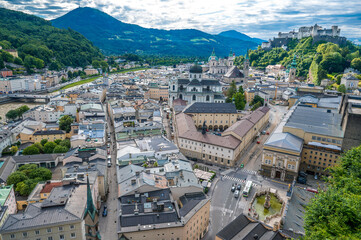 Fototapeta na wymiar view of the city of salzburg