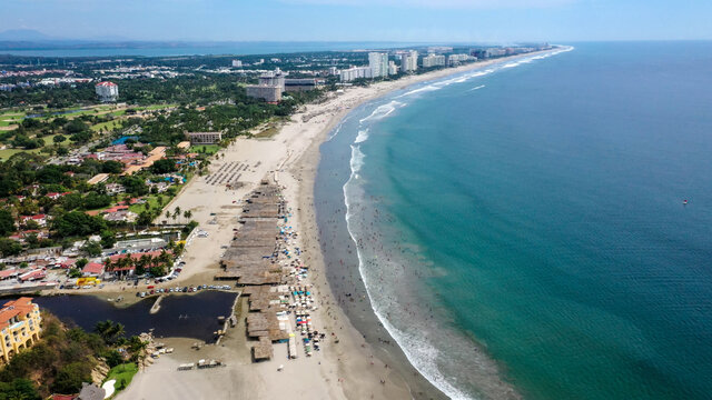 Vista aerea de las playas de Acapulco