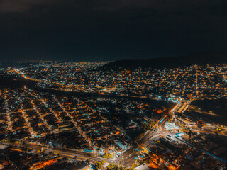 Vista aérea de la ciudad de Oaxaca de noche